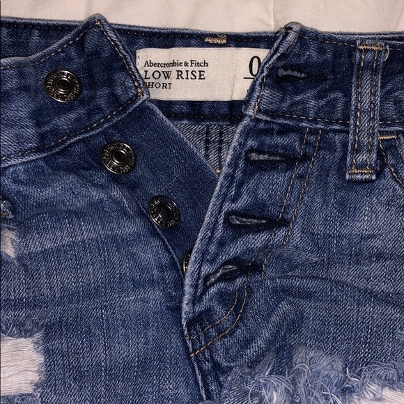 00 Abercrombie & Fitch Jean short. Low rise - Picture 3 of 5